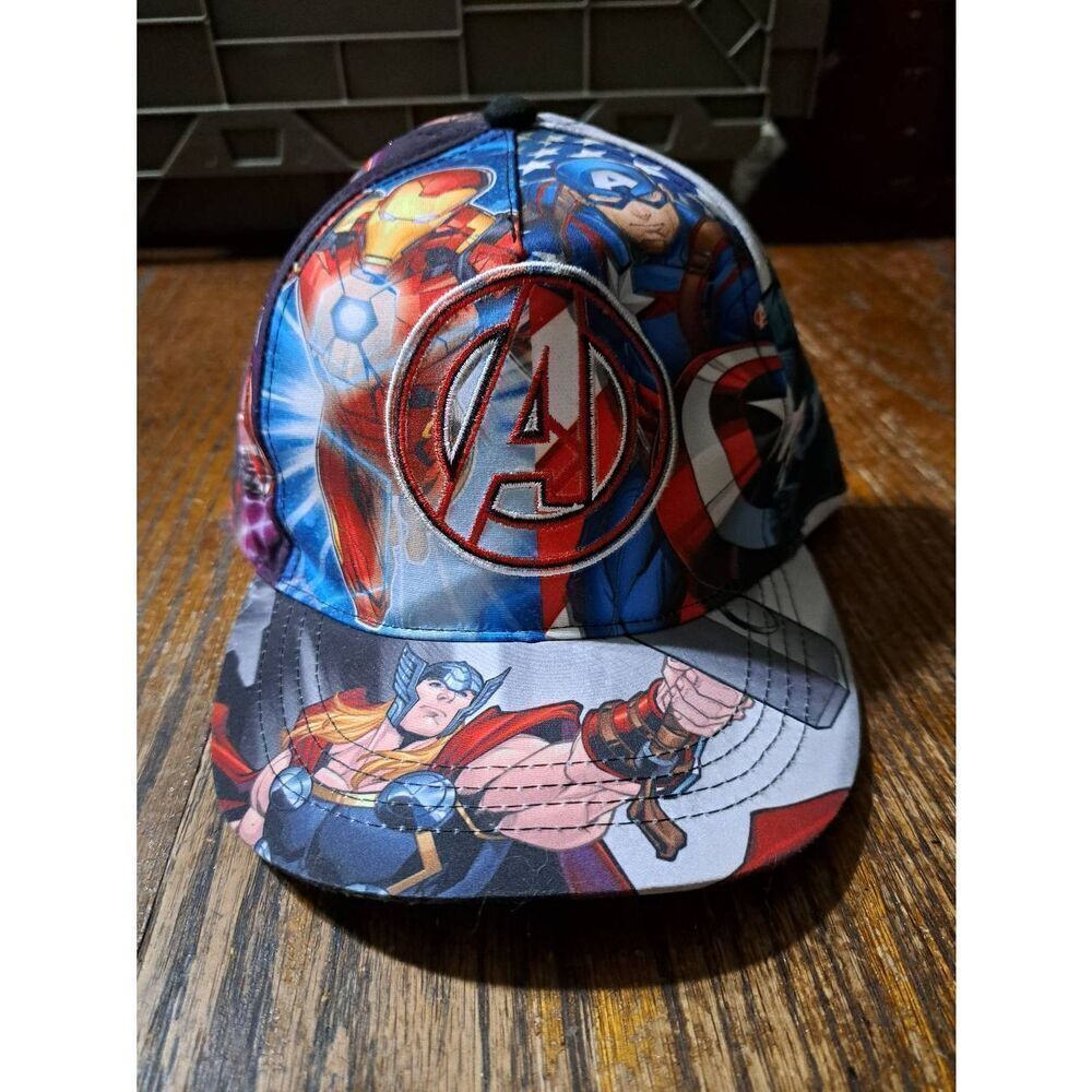 New Youth One Size Marvel Avengers Baseball Cap Truckers Hat Adjustable NWOT